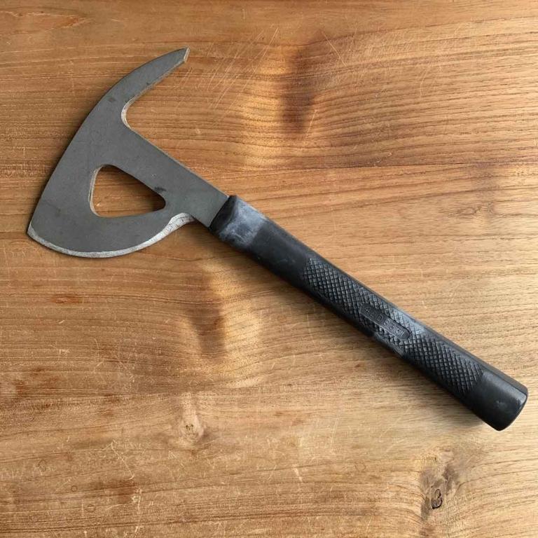 Gemtor D42 Crash Axe, Smooth Cutting Edge - Thefire