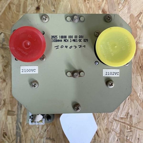 Cathay Dragon Airbus A320 B-HSI Cockpit 402vu Landing Gear Control Indication Panel