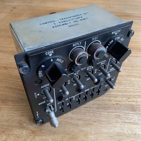 Lapointe Industries C-6280A(P)/APX IFF control transponder set for sale.